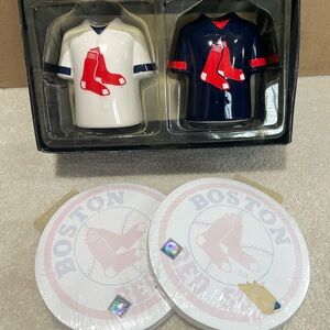 MLB Boston Red Sox Salt and Pepper Shakers and Notepads